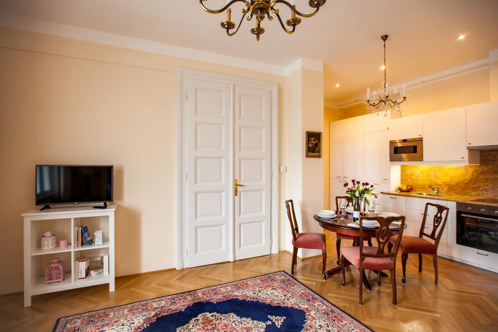 Schieszl Apartments 2 Budapest Esterno foto